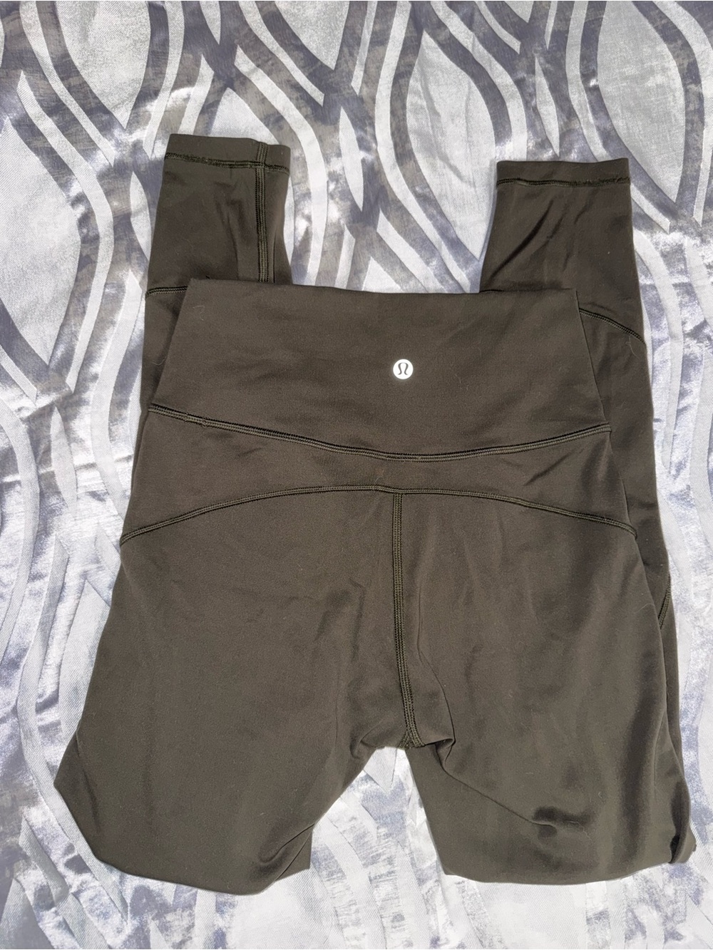 Size 4 Dark Olive highwaisted Lululemon align leggings